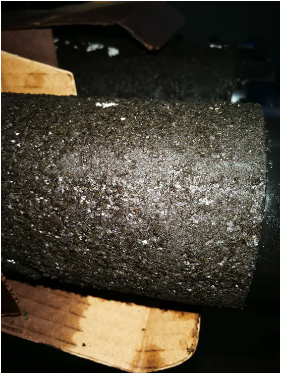 由于油品問題導(dǎo)致油氣分離器壓差高,空壓機(jī)潤(rùn)滑油結(jié)膠,油濾堵塞,機(jī)器高溫報(bào)警(圖3) 由于油品問題導(dǎo)致油氣分離器壓差高,空壓機(jī)潤(rùn)滑油結(jié)膠,油濾堵塞,機(jī)器高溫報(bào)警(圖3)